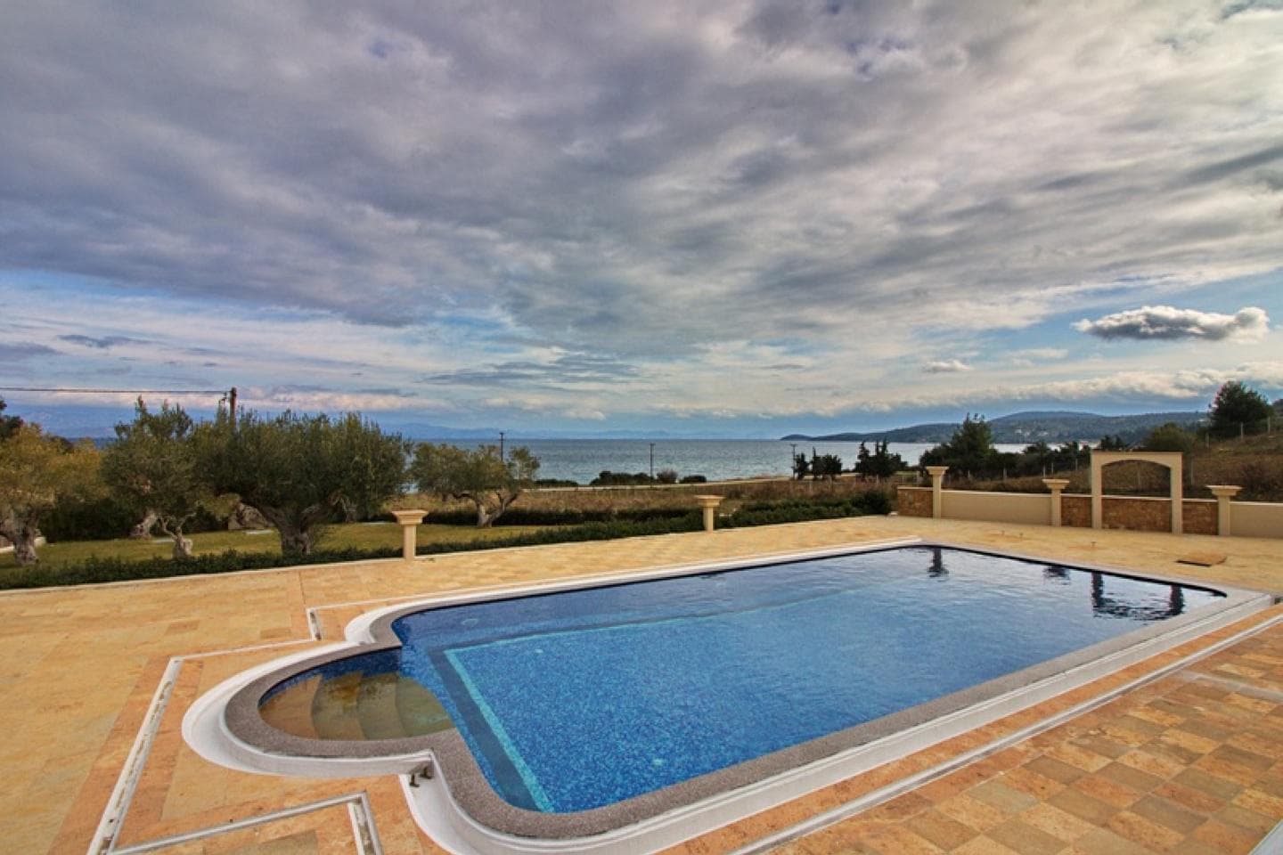 4 Bedroom Villa in Center - photo 1