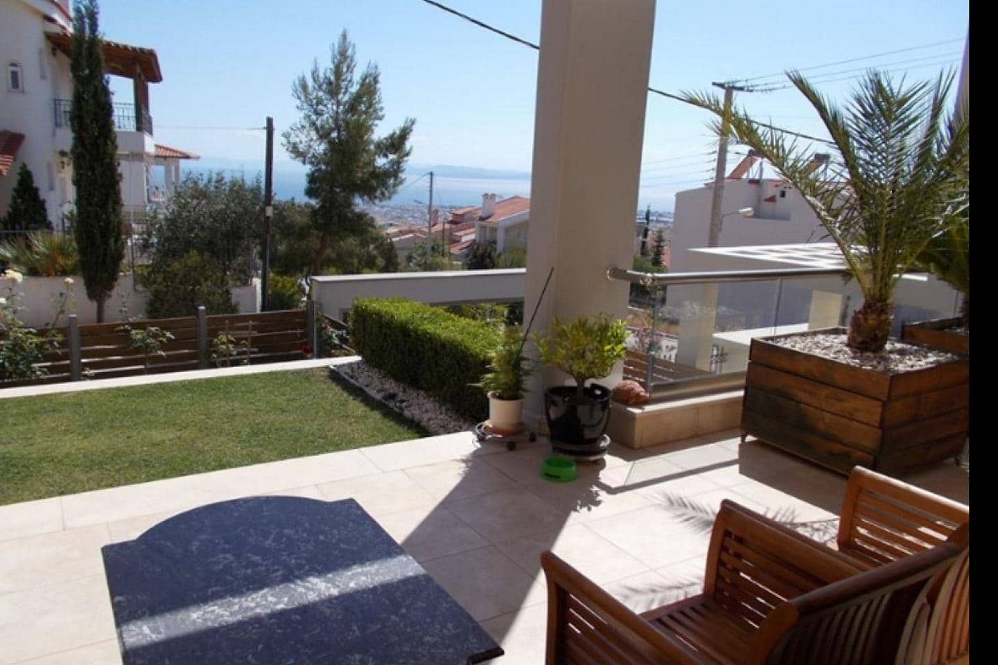 4 Bedroom House in Glyfada - center - photo 1
