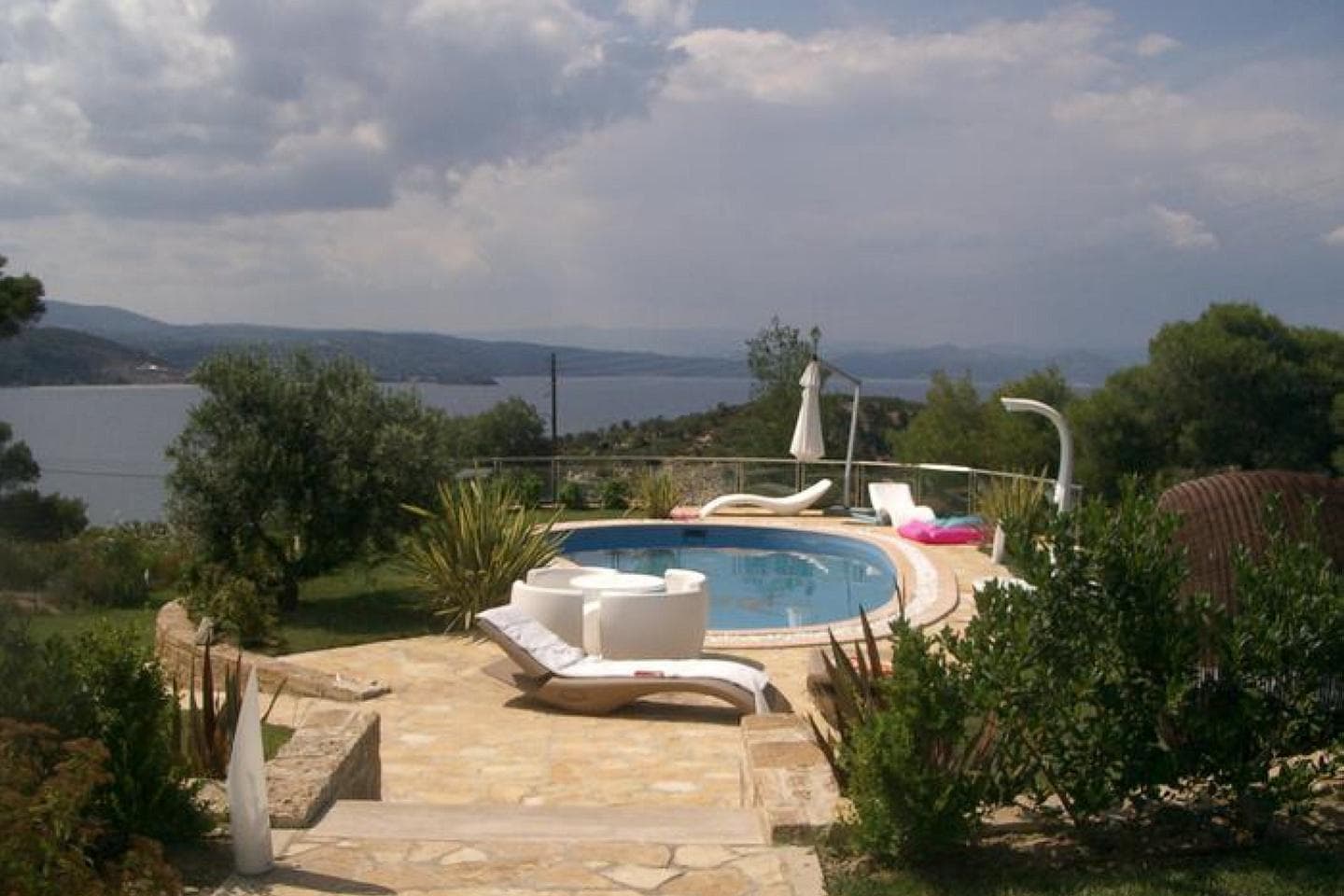 4 Bedroom Villa in Center - photo 1