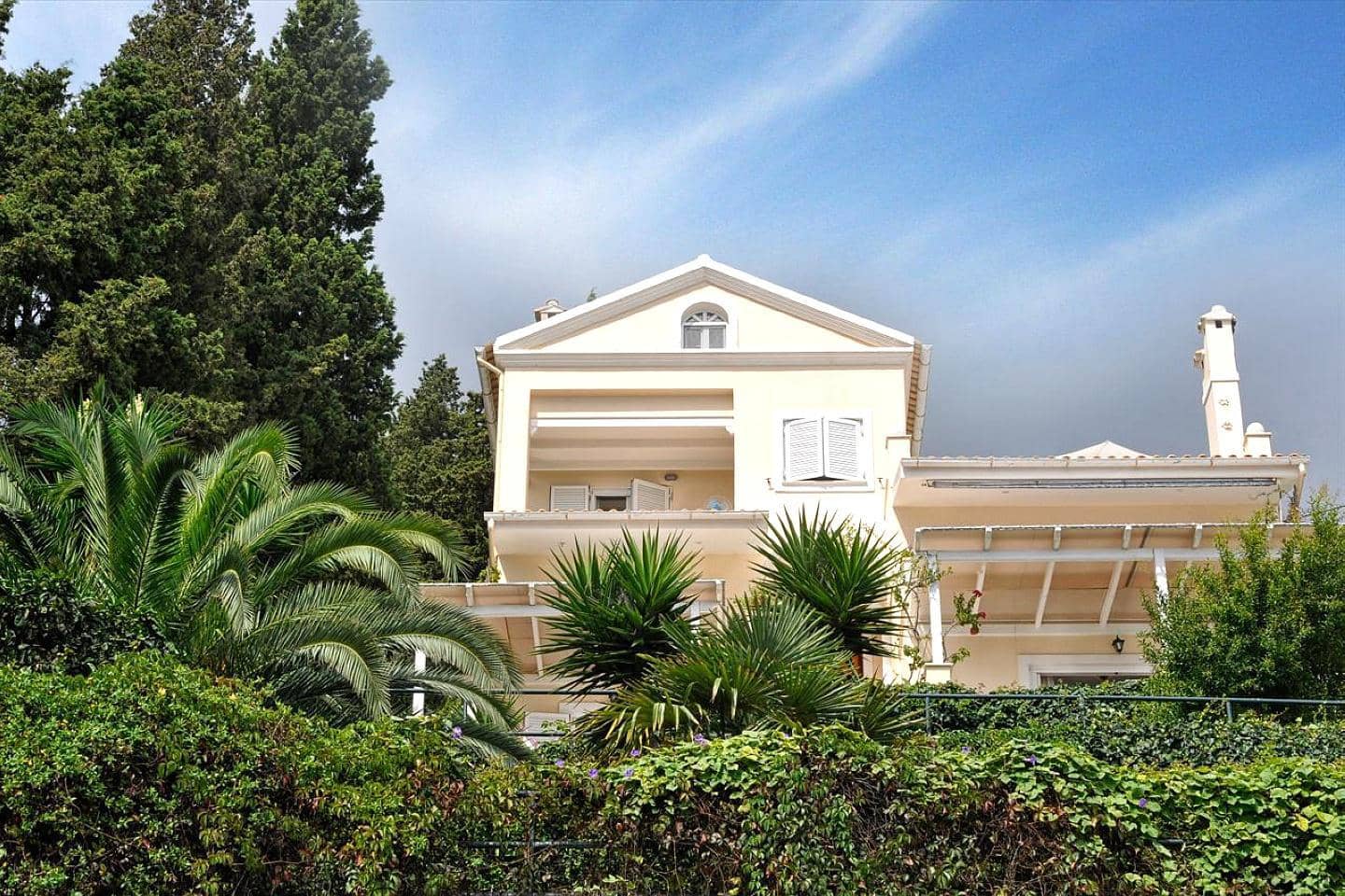 4 Bedroom Villa in Agios Georgios - photo 1
