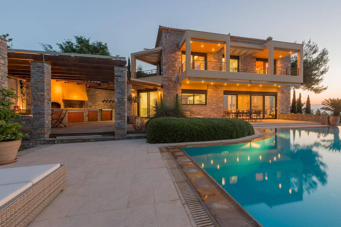4 Bedroom Villa in Agioi Apostoloi - photo 2