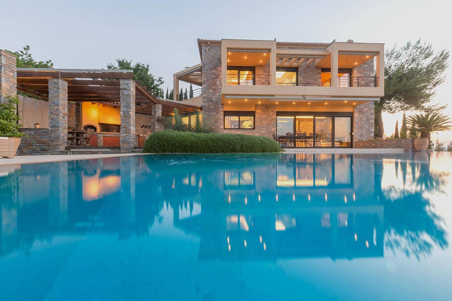 4 Bedroom Villa in Agioi Apostoloi - photo 1