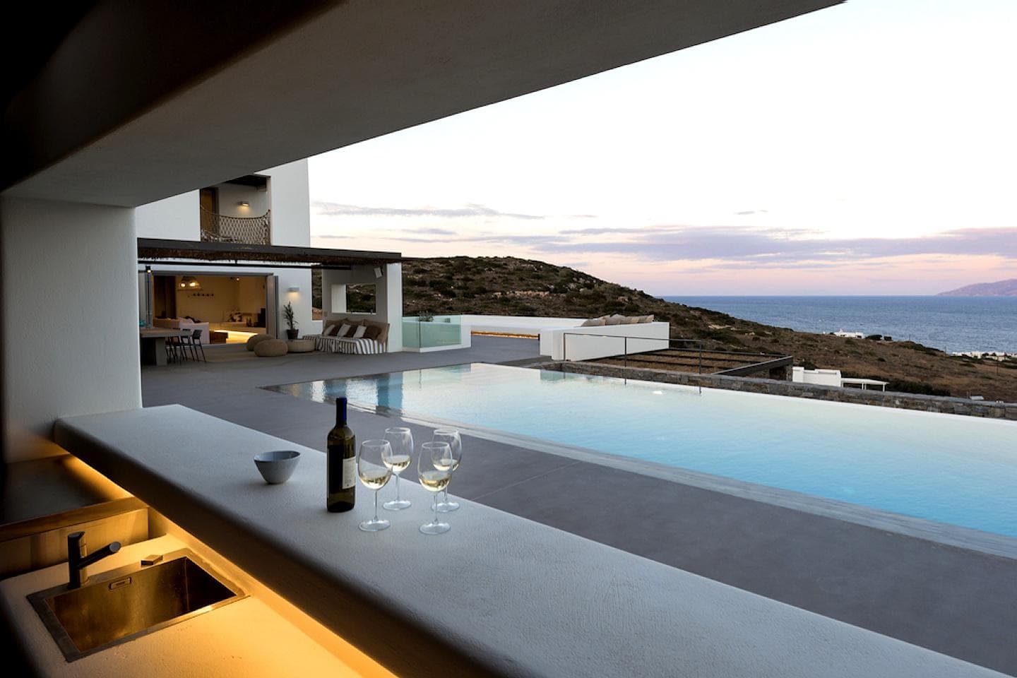5 Bedroom Villa in Ampelas