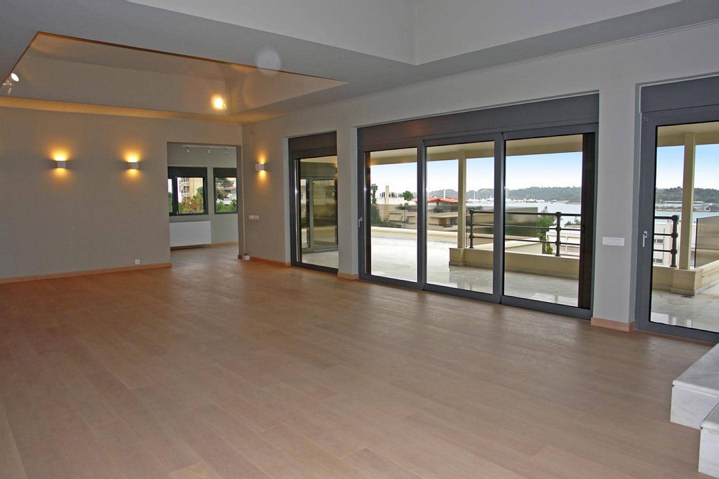 Studio Apartment in Kavouri - photo 2