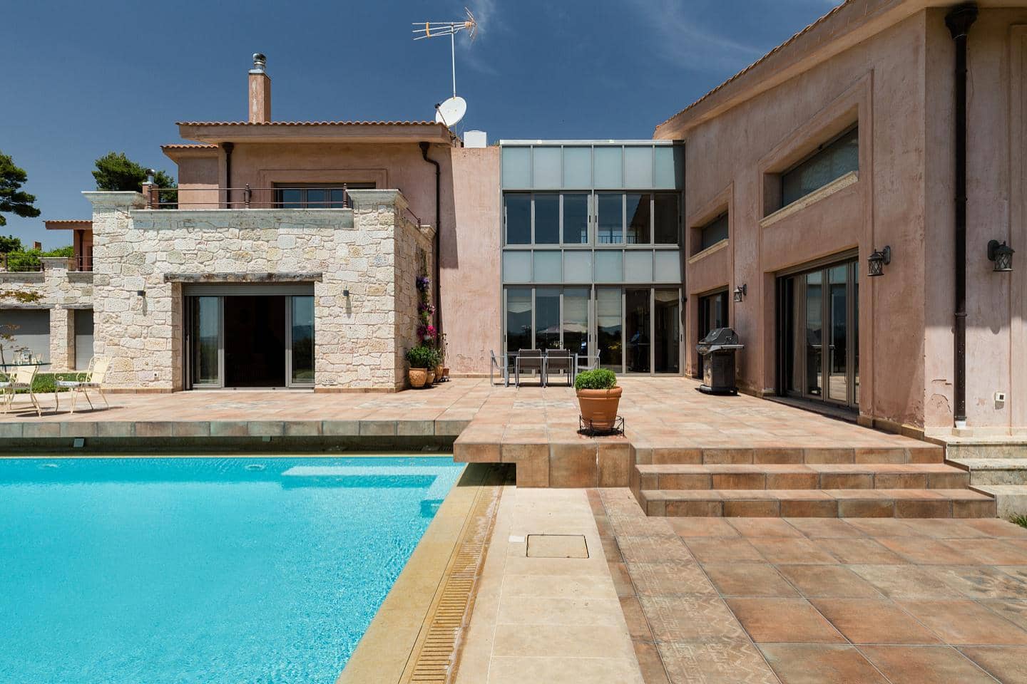 5 Bedroom Villa in Schinias - photo 2