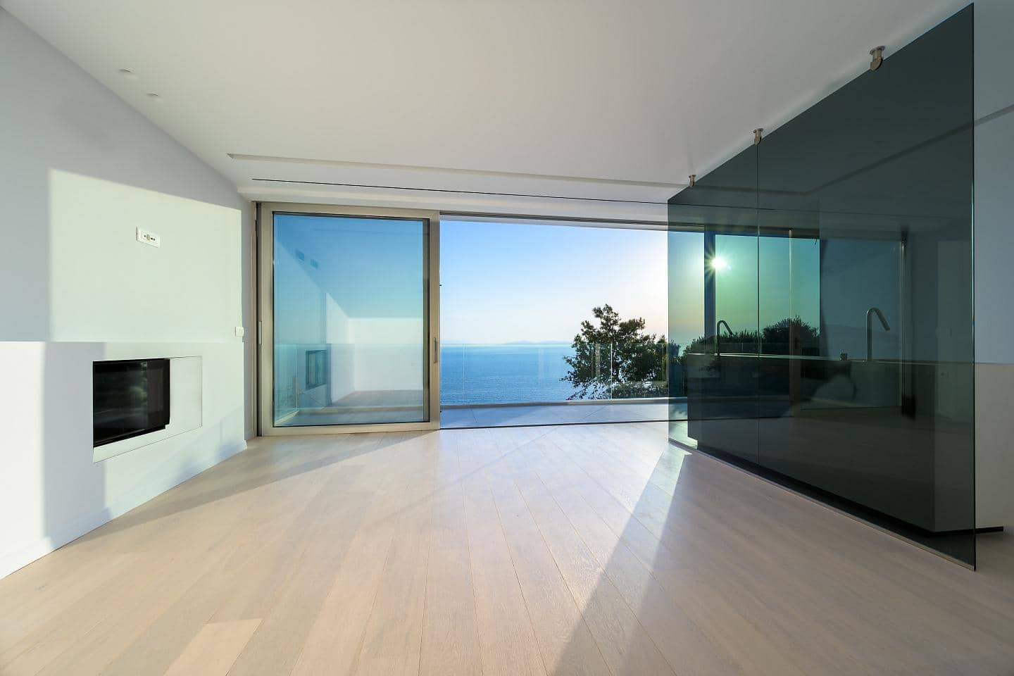 4 Bedroom Villa in Saronida - photo 2