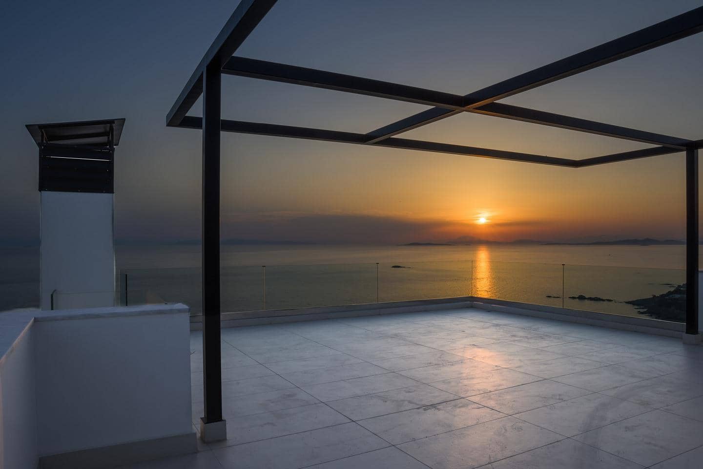 4 Bedroom Villa in Saronida - photo 1