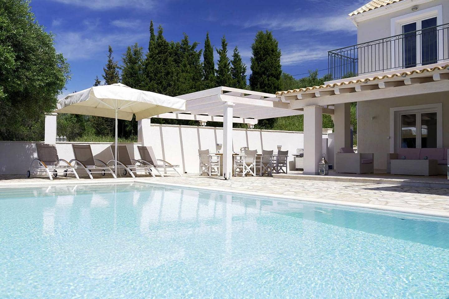 4 Bedroom Villa in Agios Georgios - photo 2