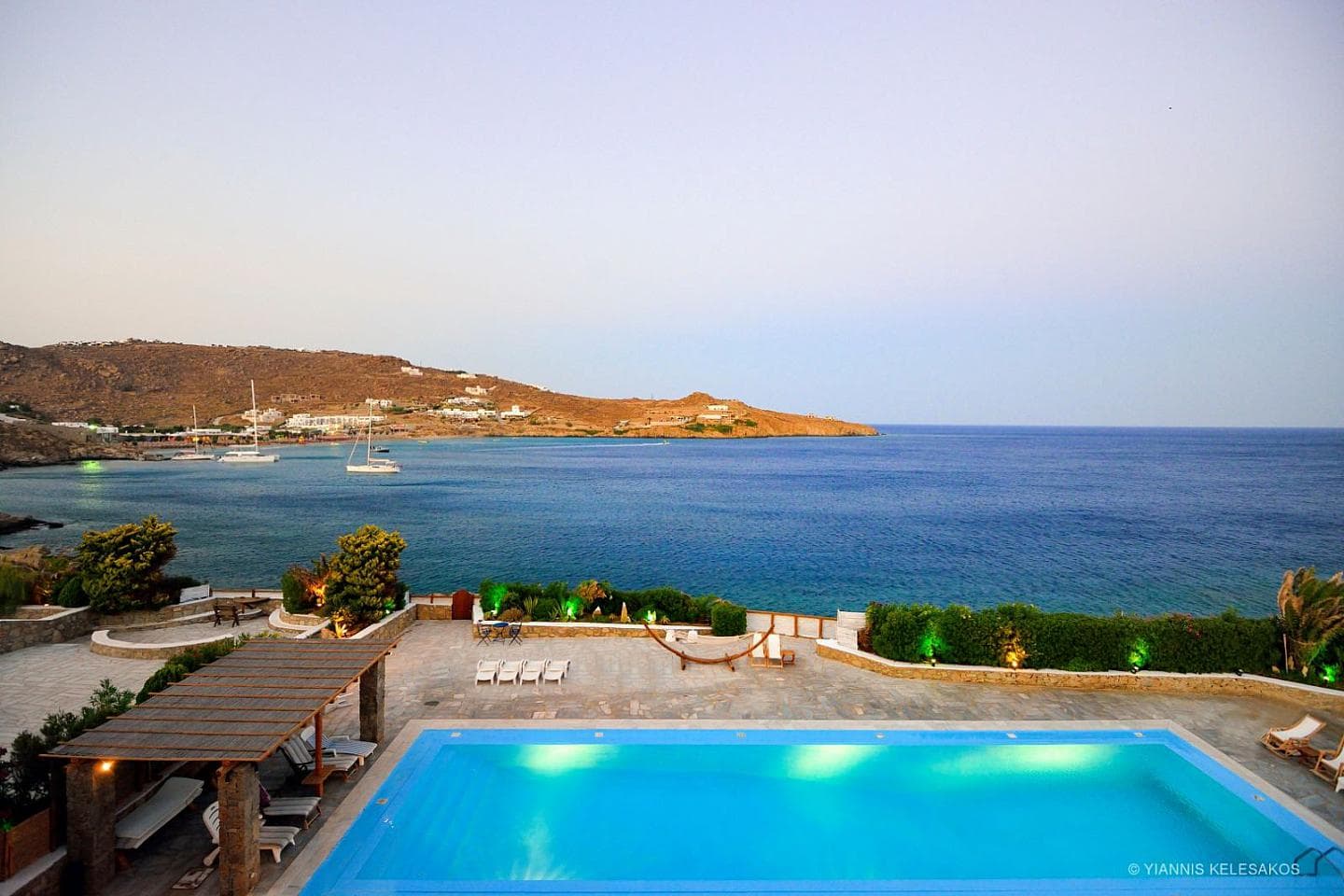 8 Bedroom Villa in Platis Gialos - photo 1