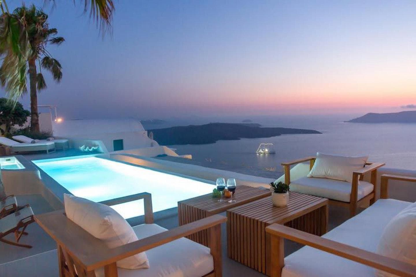 3 Bedroom Villa in Oia
