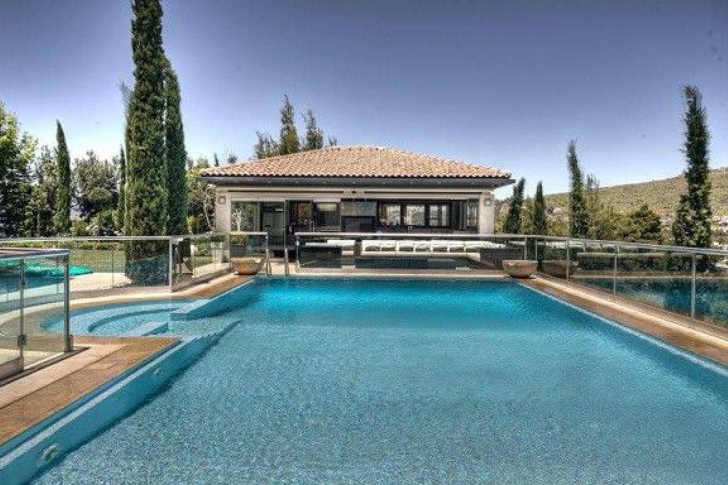 2 Bedroom Villa in Center - photo 1