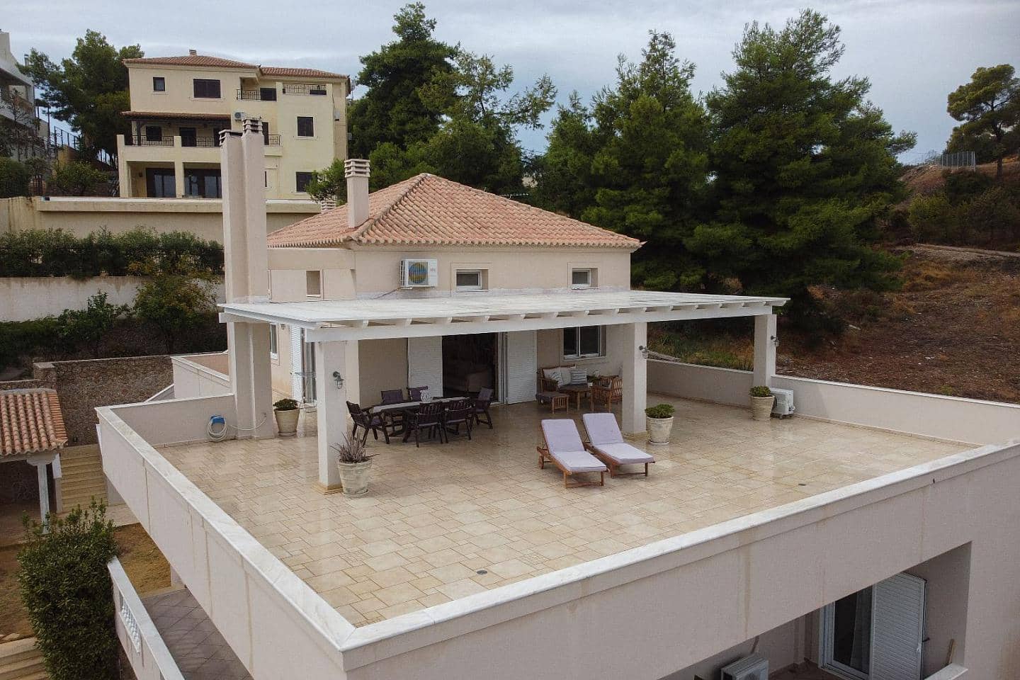 8 Bedroom Villa in Agia Triada - photo 2