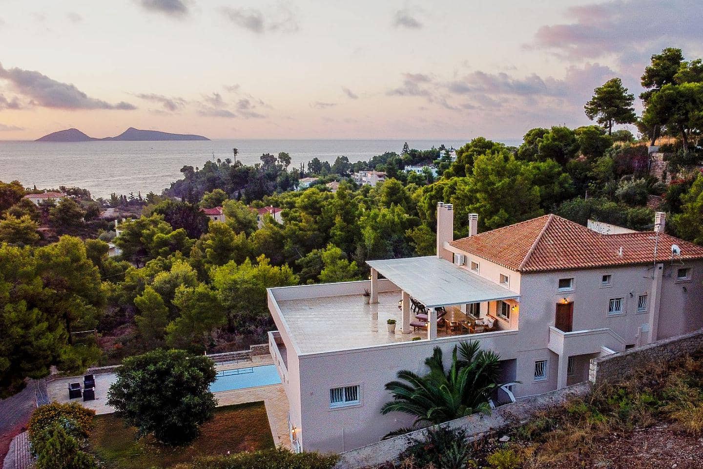 8 Bedroom Villa in Agia Triada - photo 1