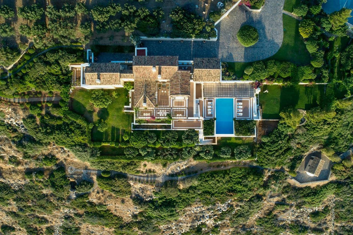 8 Bedroom Villa in Kalidon - photo 2