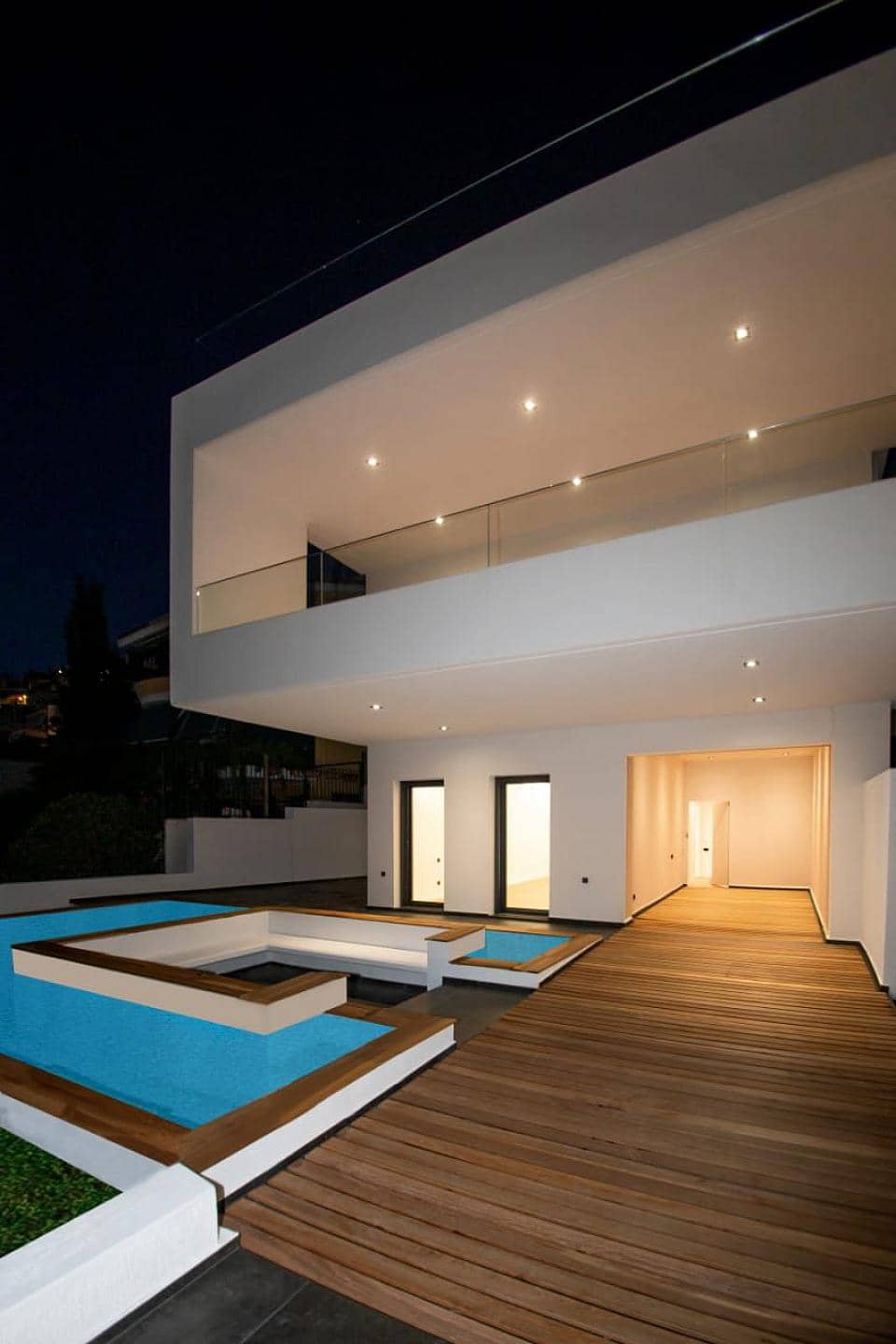 6 Bedroom House in Ano Voula - photo 1