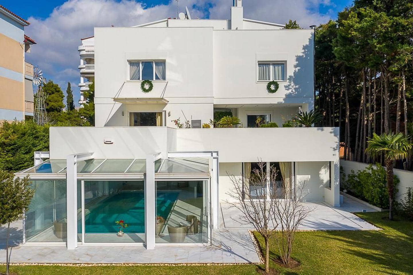 6 Bedroom Villa in Kato Voula - photo 1
