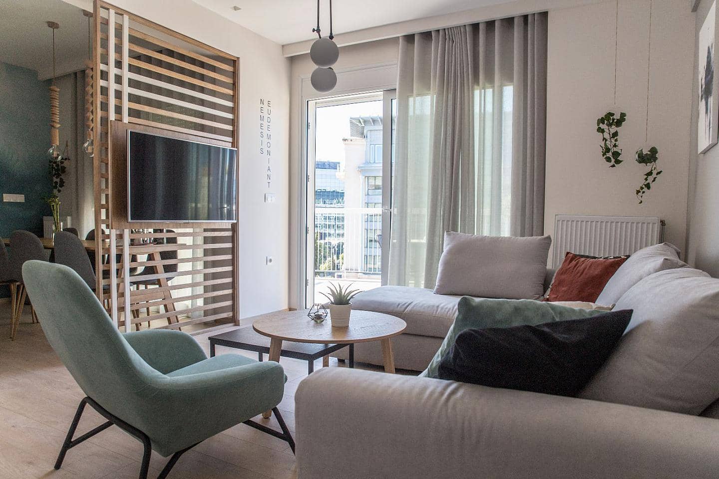 4 Bedroom Apartment in Fix - photo 1