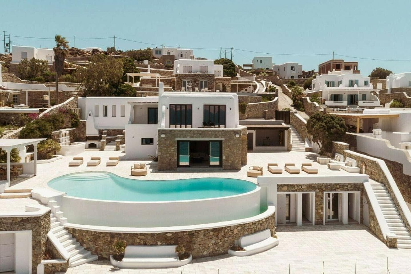 9 Bedroom Villa in Main town - Chora - photo 1