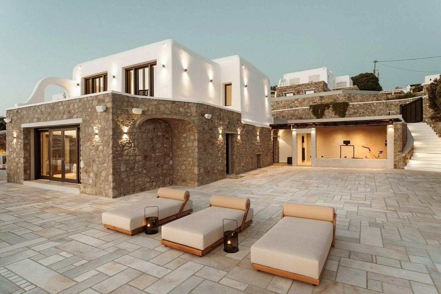 9 Bedroom Villa in Main town - Chora - photo 2
