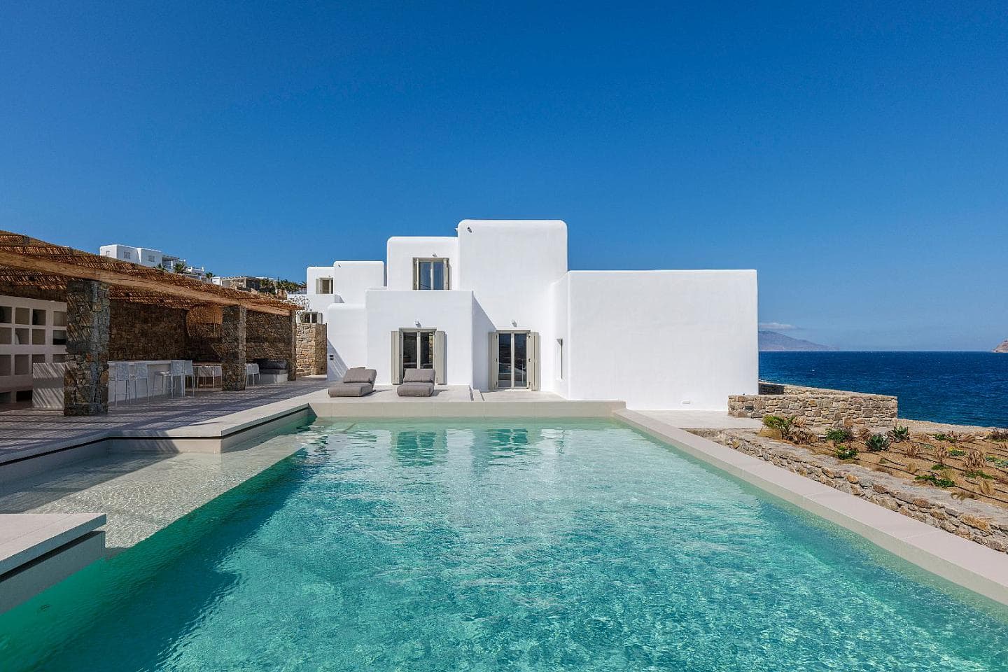 7 Bedroom Villa in Agios Ioannis Diakoftis