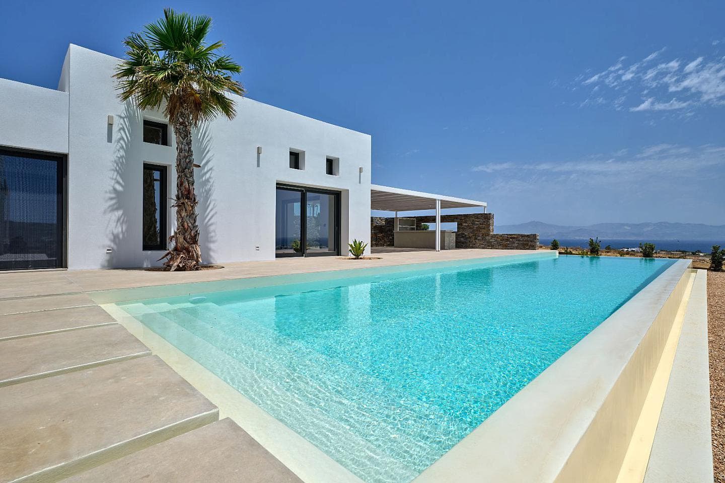 6 Bedroom Villa in Paroikia