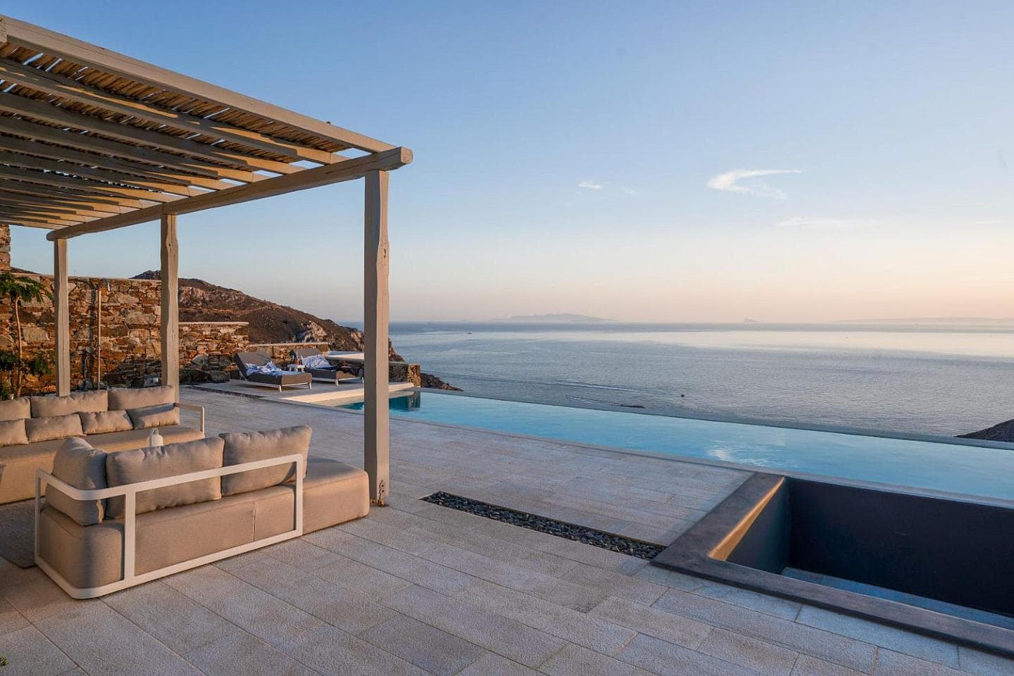 4 Bedroom Villa in Ano Siros - photo 1