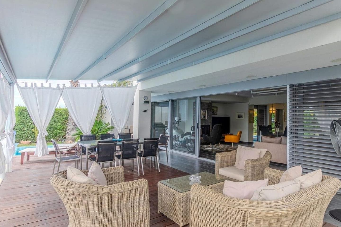 4 Bedroom Villa in Center - photo 2