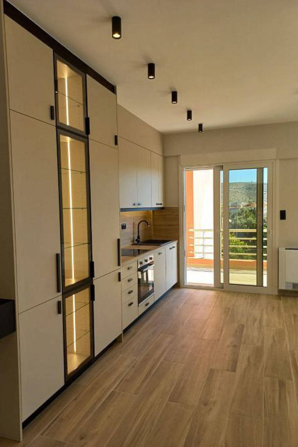 2 Bedroom Apartment in Varkiza - photo 2