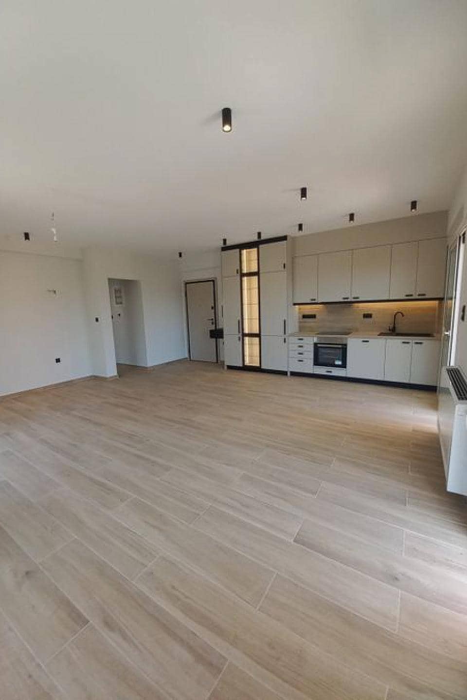 2 Bedroom Apartment in Varkiza - photo 1