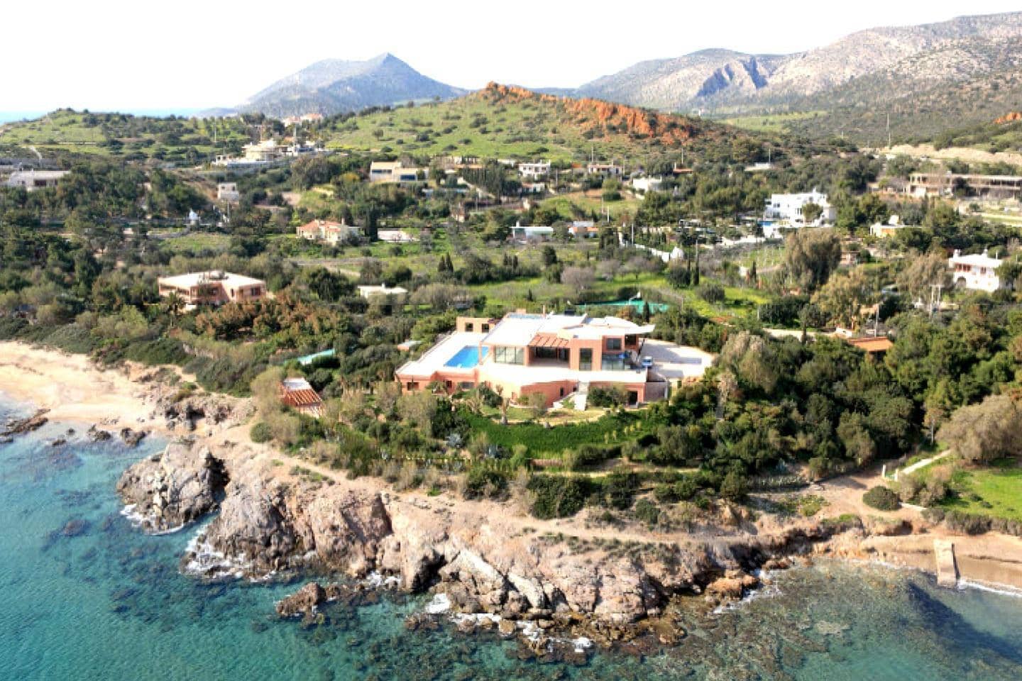 5 Bedroom Villa in Legrena - photo 1